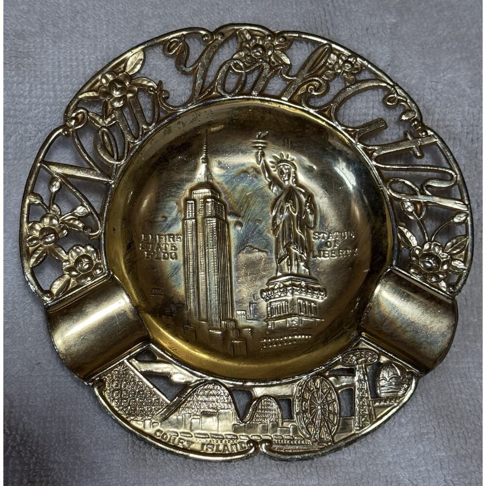 Ashtray New York City Statue of Liberty & Empire State BLG Cigar Holder